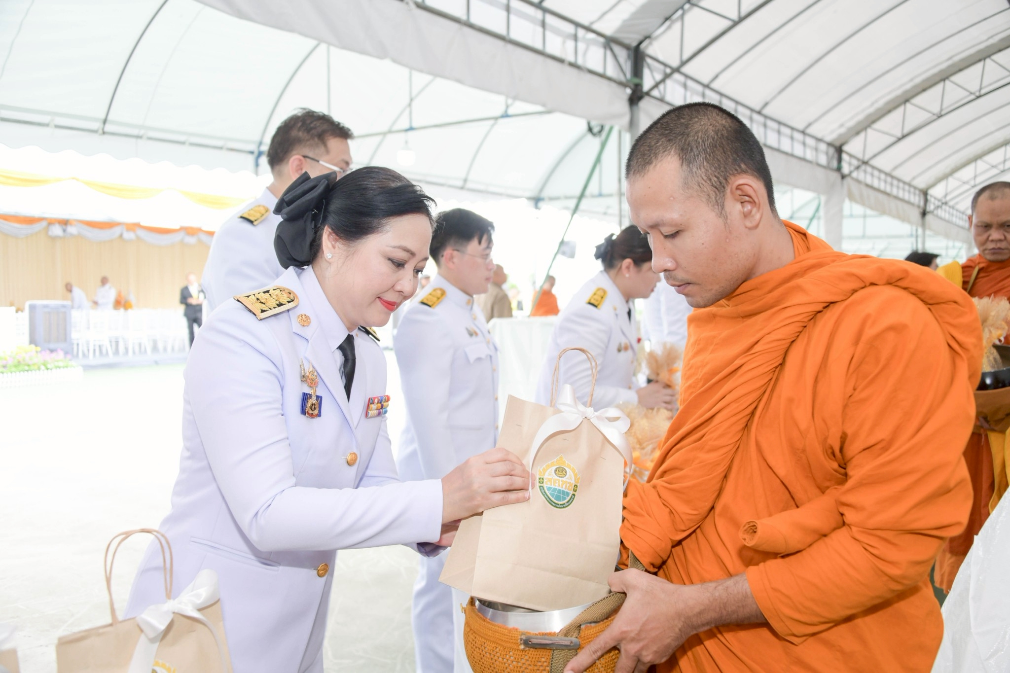สคทช. ร่วมพิธีเจริญพระพุทธมนต์ ทำบุญตักบาตร และพิธีถวายสัตย์ปฏิญาณเพื่อเป็นข้าราชการที่ดีและพลังของแผ่นดิน เนื่องในโอกาสวันเฉลิมพระชนมพรรษา 28 กรกฎาคม 2568
